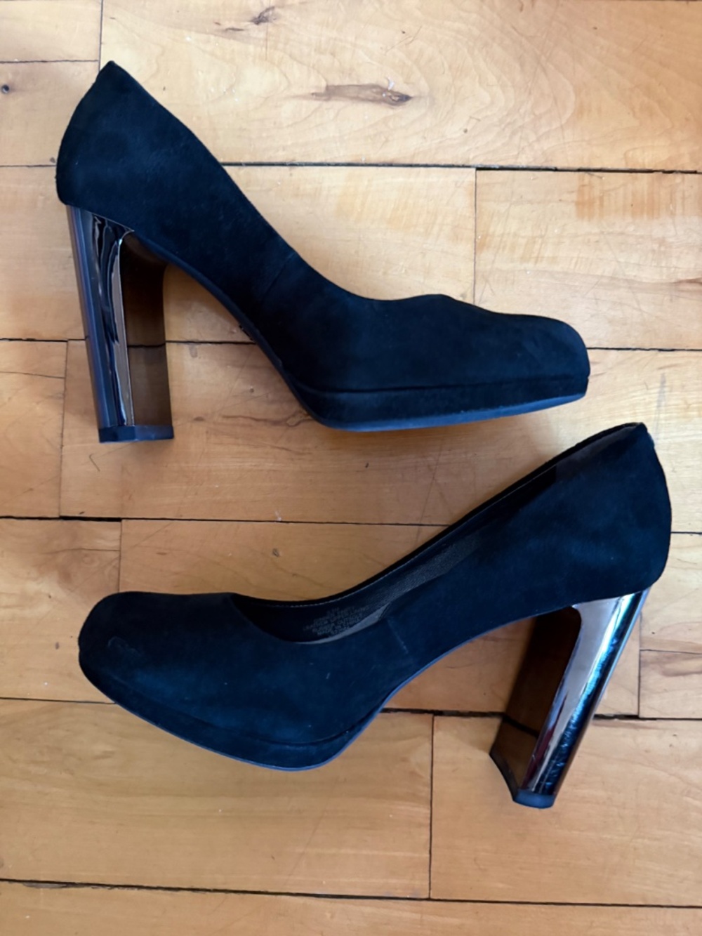 Kenneth Cole "Dinner Party" Black Suede Platform Pumps 6.5